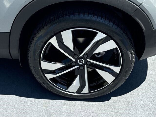 2024 Volvo XC40 Ultimate photo 4
