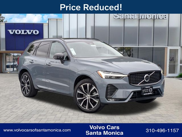 2023 Volvo XC60 B5 Plus Dark Theme AWD's photo