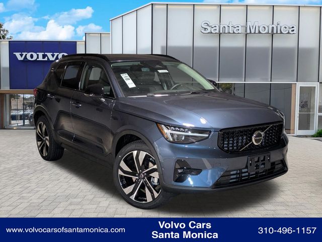 2026 Volvo XC40 B5 Ultra Dark AWD's photo