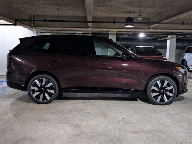 2025 Volvo EX90 Twin Motor Plus photo 2