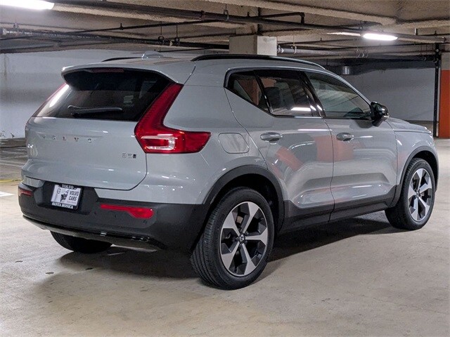 2026 Volvo XC40 Plus photo 3