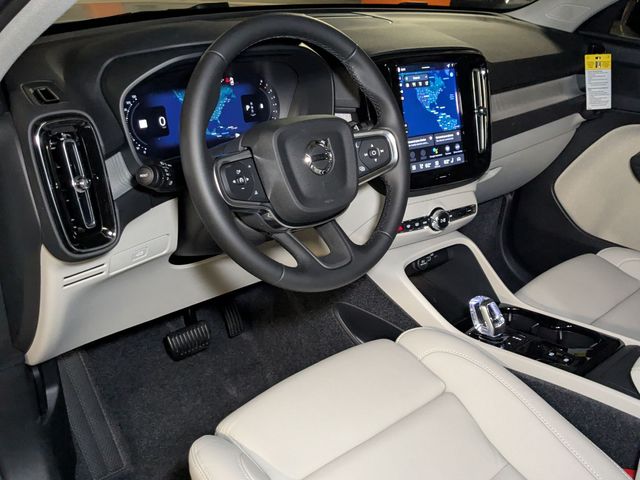 2026 Volvo XC40 Plus - Photo 12
