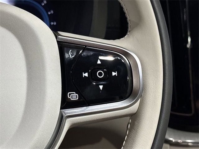 2025 Volvo XC60 Ultra - Photo 11