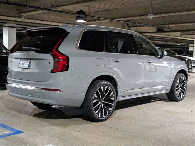 2026 Volvo XC90 B5 Plus photo 3