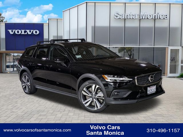 2026 Volvo V60 Cross Country Wagon 