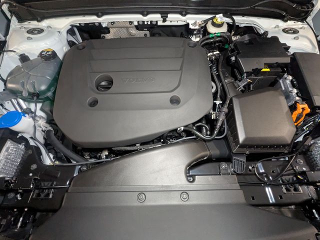 2026 Volvo XC40 Plus - Photo 11