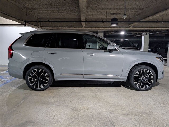 2026 Volvo XC90 B5 Plus photo 2