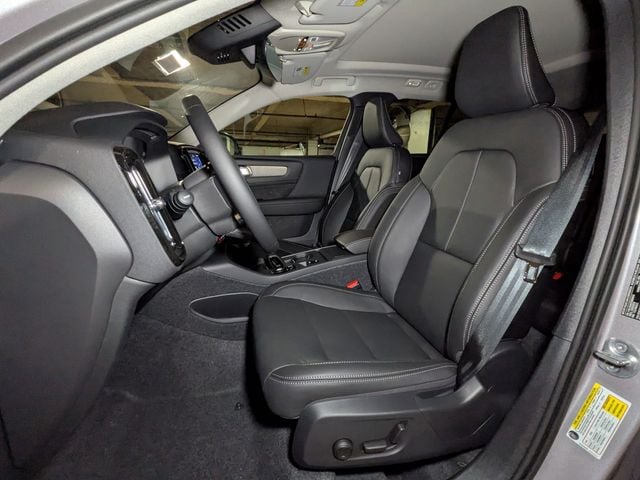 2026 Volvo XC40 Core - Photo 13