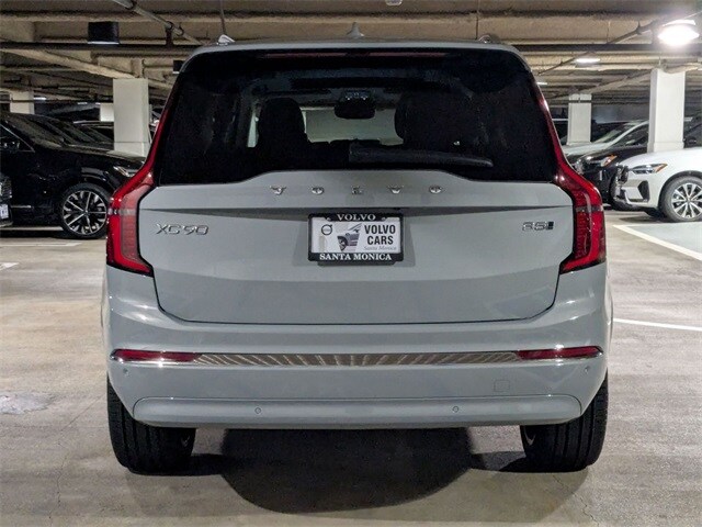 2026 Volvo XC90 B5 Plus photo 4