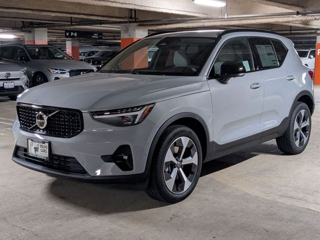 2026 Volvo XC40 Plus - Photo 7