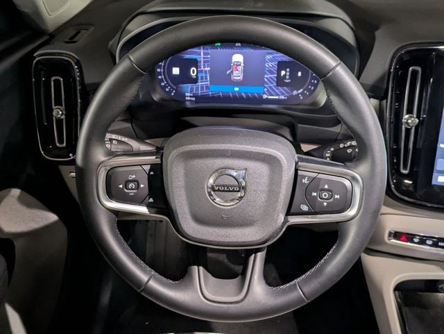 2026 Volvo XC40 Plus - Photo 17