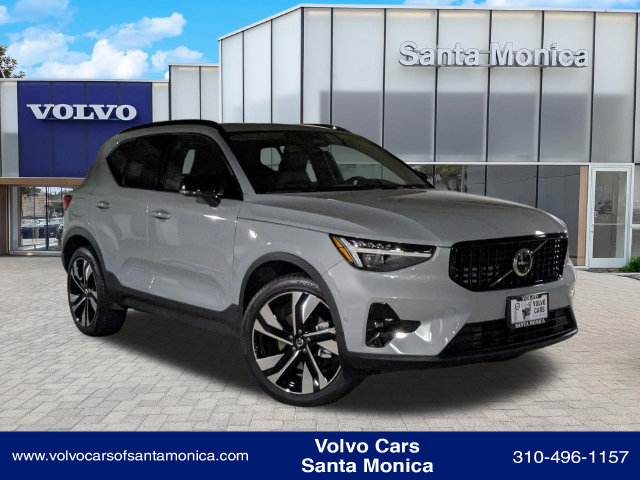 2025 Volvo XC40