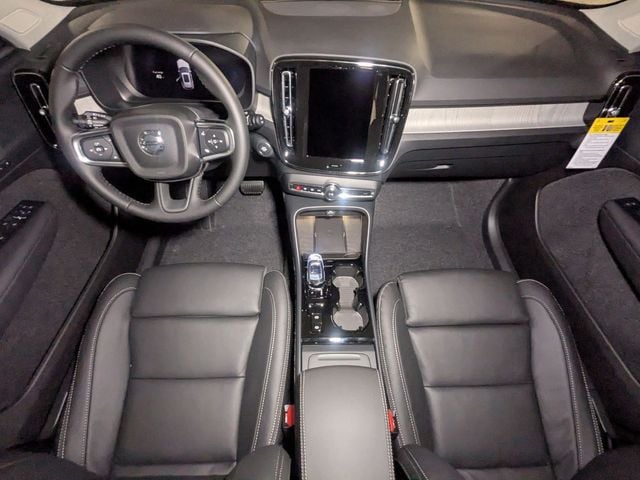 2026 Volvo XC40 Plus - Photo 28