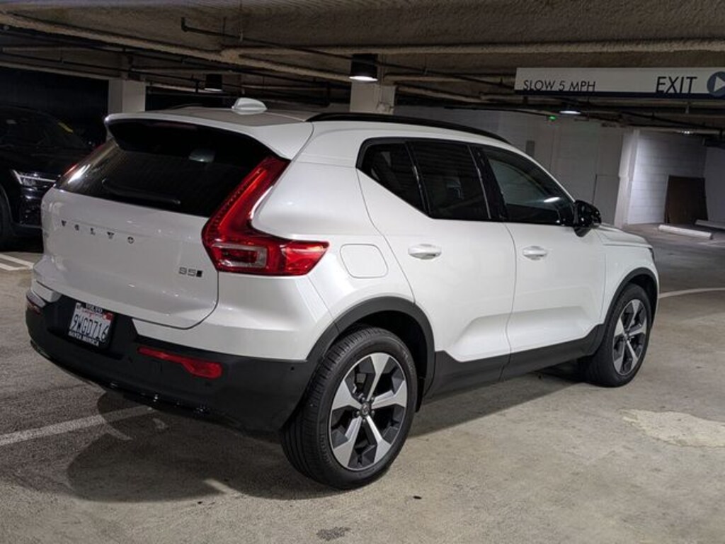 New 2026 Volvo XC40 B5 Plus SUV