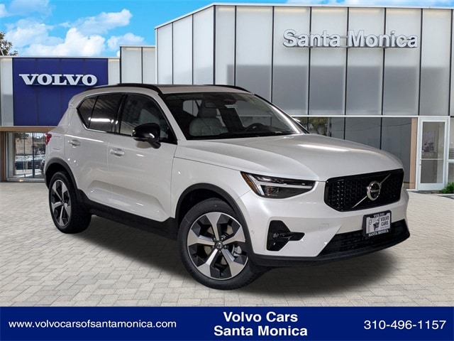 2026 Volvo XC40 SUV 