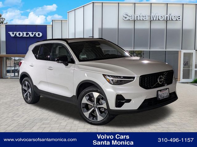 2026 Volvo XC40