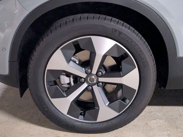 2026 Volvo XC40 Plus - Photo 10