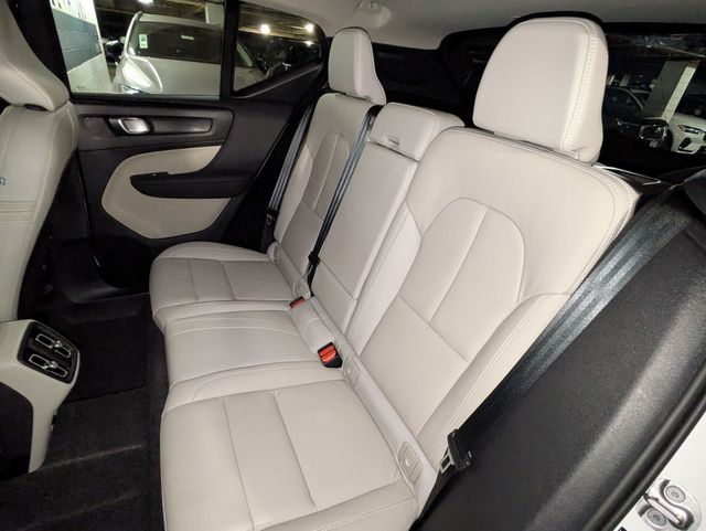2026 Volvo XC40 Plus - Photo 26