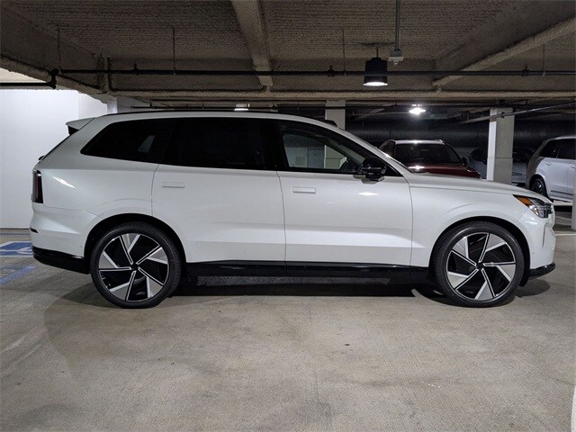 2025 Volvo EX90 Twin Motor Ultra photo 2