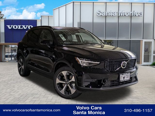 2026 Volvo XC40 SUV 
