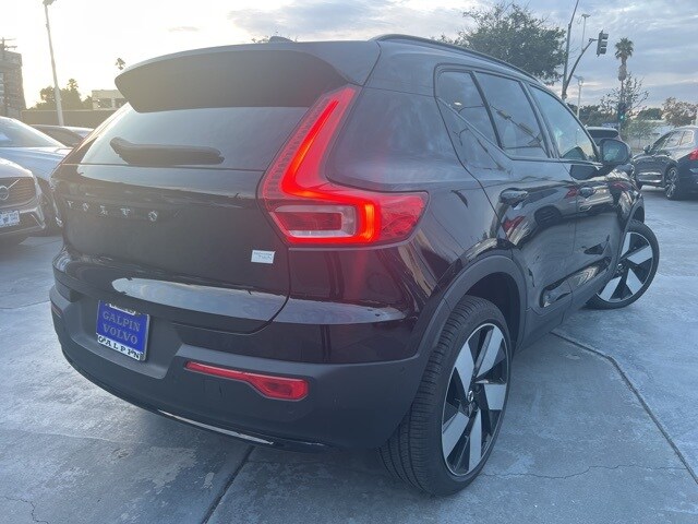 2023 Volvo XC40 Recharge Twin Ultimate photo 3