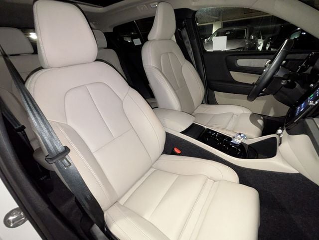 2026 Volvo XC40 Plus - Photo 30