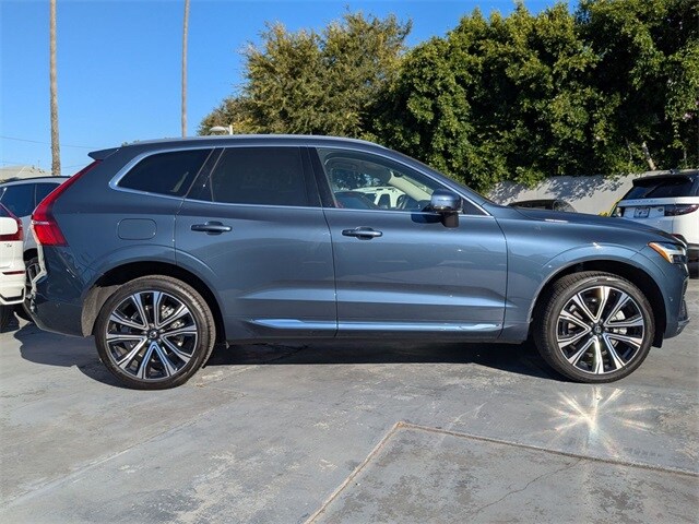 2023 Volvo XC60 Ultimate photo 2