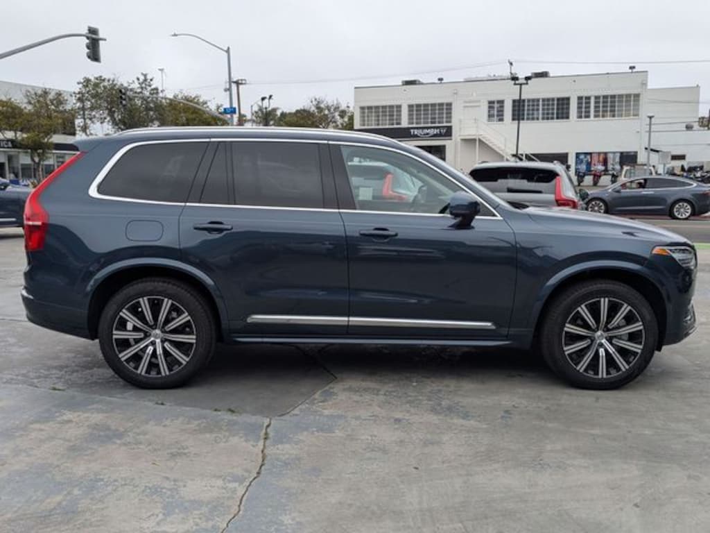 New 2024 Volvo XC90 B5 Plus Bright SUV