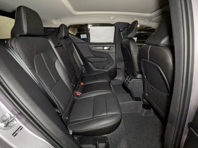2026 Volvo XC40 Core - Photo 29
