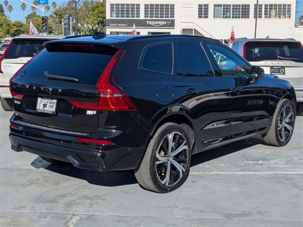 Used 2022 Volvo XC60 Recharge Plug-In Hybrid T8 R-Design SUV