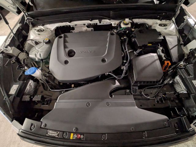 2026 Volvo XC40 Plus - Photo 11