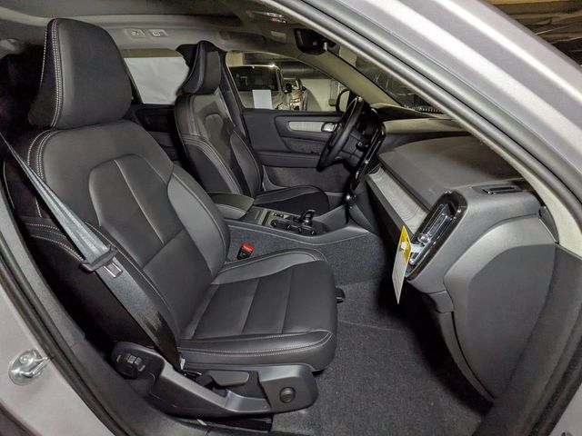2026 Volvo XC40 Core - Photo 30