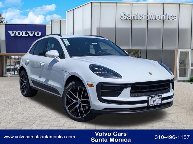 2022 Porsche Macan Base