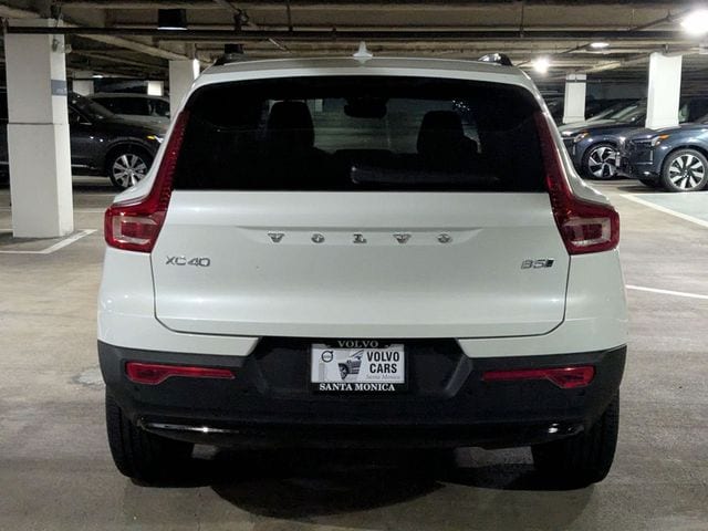 2026 Volvo XC40 Plus - Photo 4