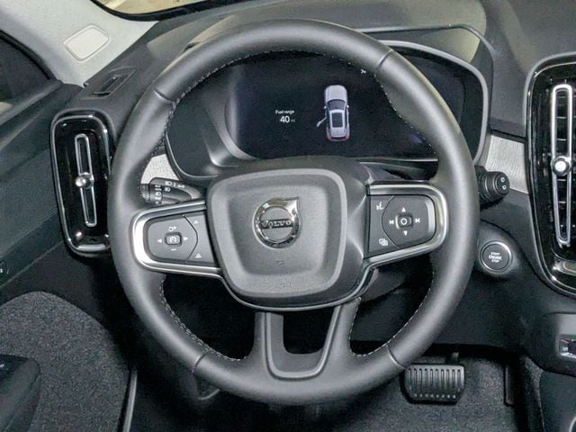 2026 Volvo XC40 Plus - Photo 17