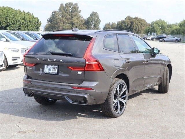 2024 Volvo XC60 Recharge Hybrid Ultimate photo 3