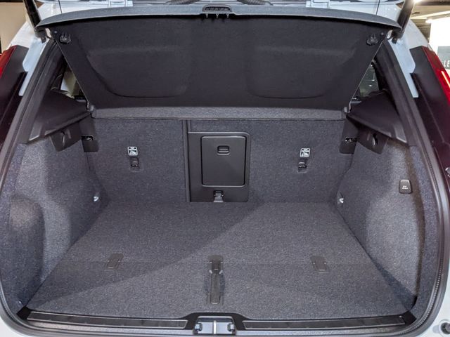 2026 Volvo XC40 Plus - Photo 29
