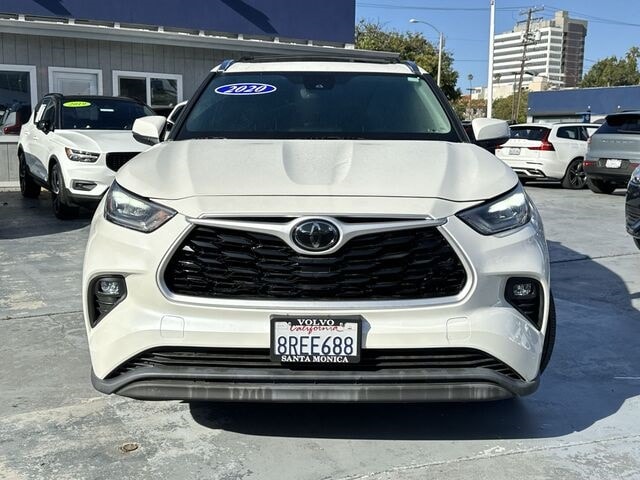 Used 2020 Toyota Highlander XLE with VIN 5TDHZRAHXLS012675 for sale in Santa Monica, CA