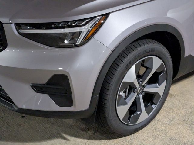 2026 Volvo XC40 Core - Photo 9