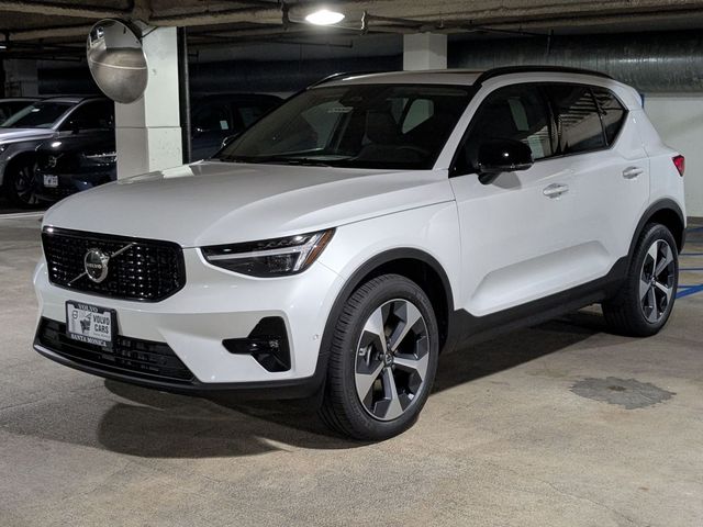 2026 Volvo XC40 Plus - Photo 7