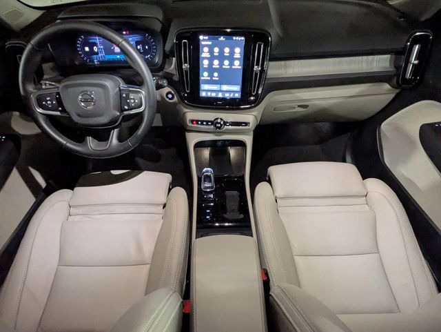 2026 Volvo XC40 Plus - Photo 27