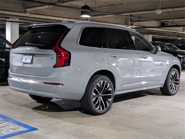 2026 Volvo XC90 B5 Plus photo 2