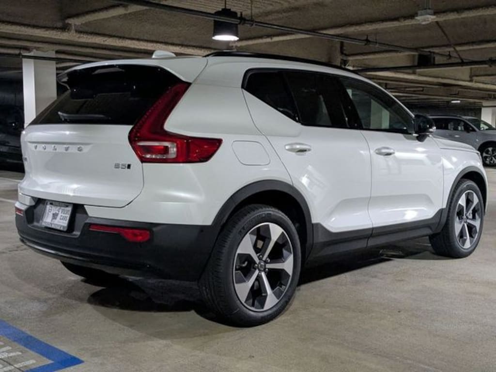 New 2026 Volvo XC40 B5 Plus SUV