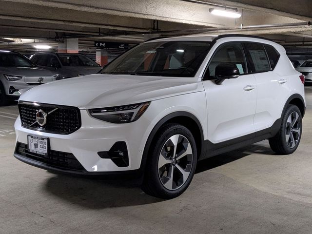 2026 Volvo XC40 Plus - Photo 7