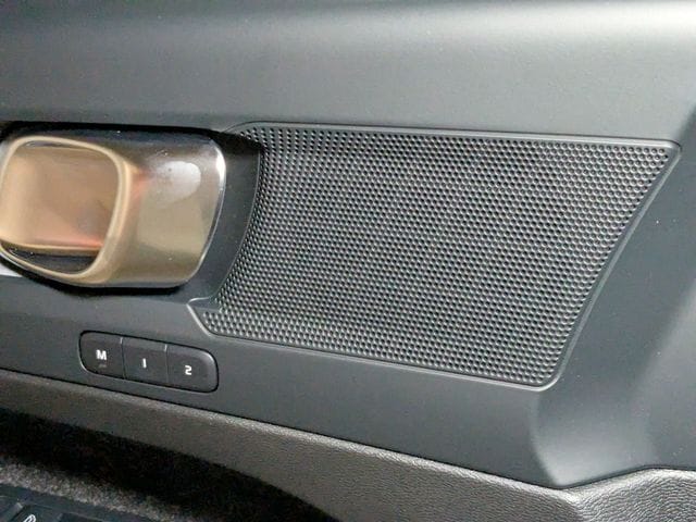 2026 Volvo XC40 Plus - Photo 25