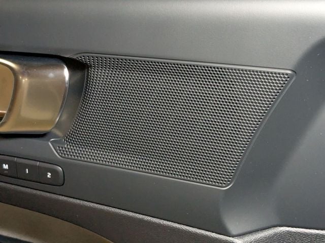 2026 Volvo XC40 Plus - Photo 25