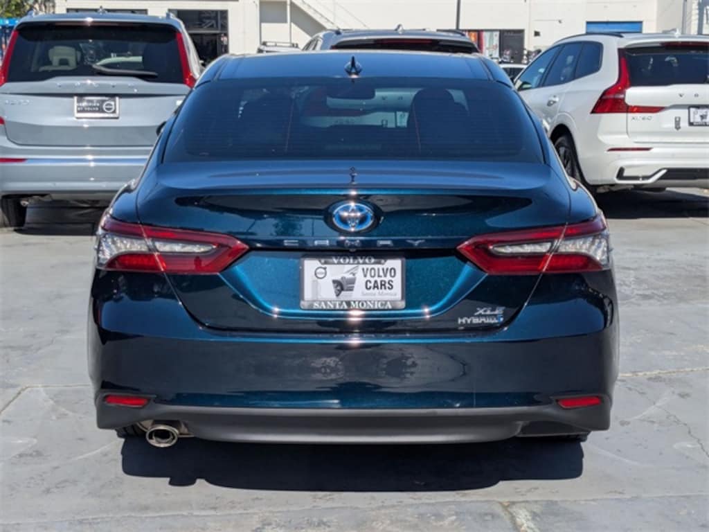 Used 2021 Toyota Camry Hybrid XLE Sedan