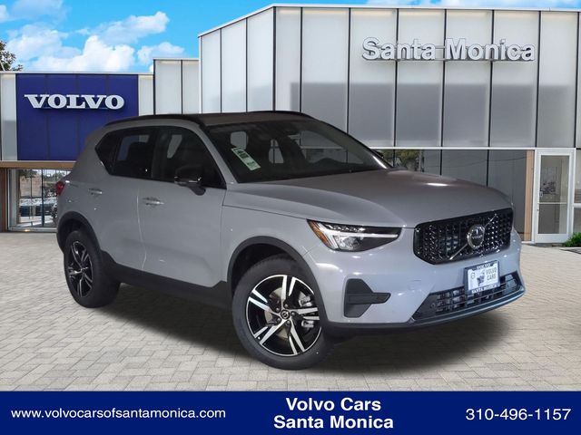 2026 Volvo XC40 SUV 
