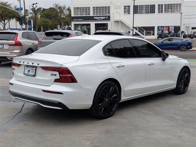 2024 Volvo S60 B5 Plus Black Edition photo 3