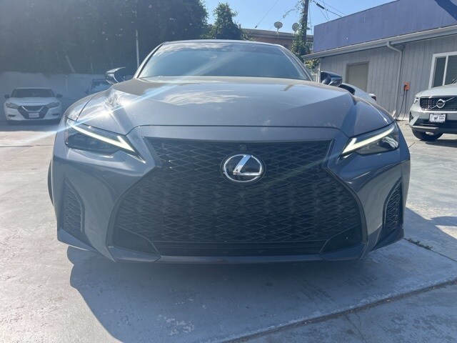 2023 Lexus IS 350 F SPORT photo 2